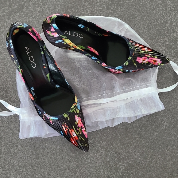 Aldo Floral High Heels - Picture 3 of 4